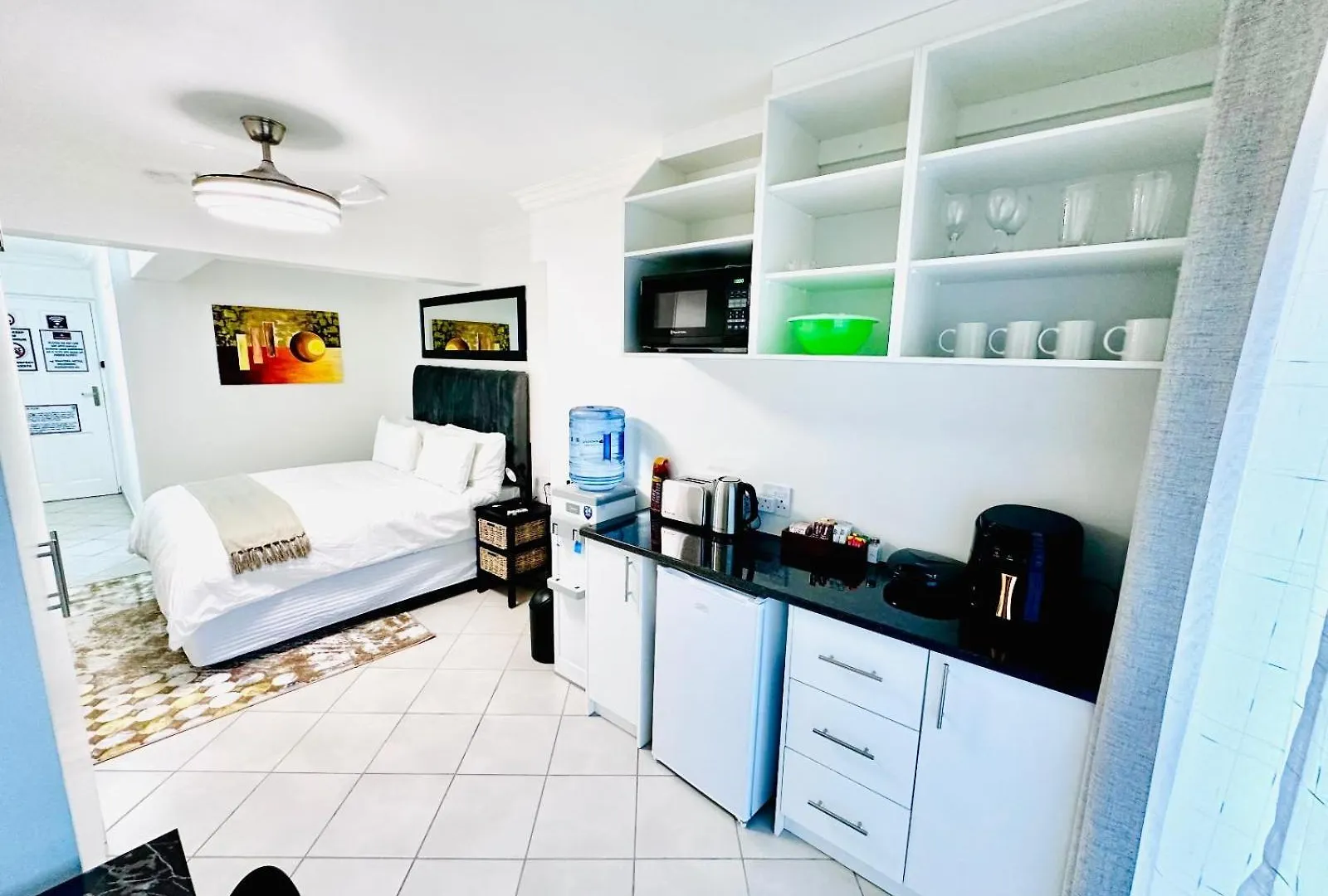 Villa Hotel Vibes Cape Town Plattekloof South Africa